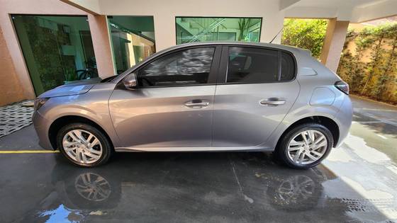 PEUGEOT 208 1.6 16V FLEX ACTIVE AT6 PEUGEOT 208 1.6 16V FLEX ACTIVE AT6
